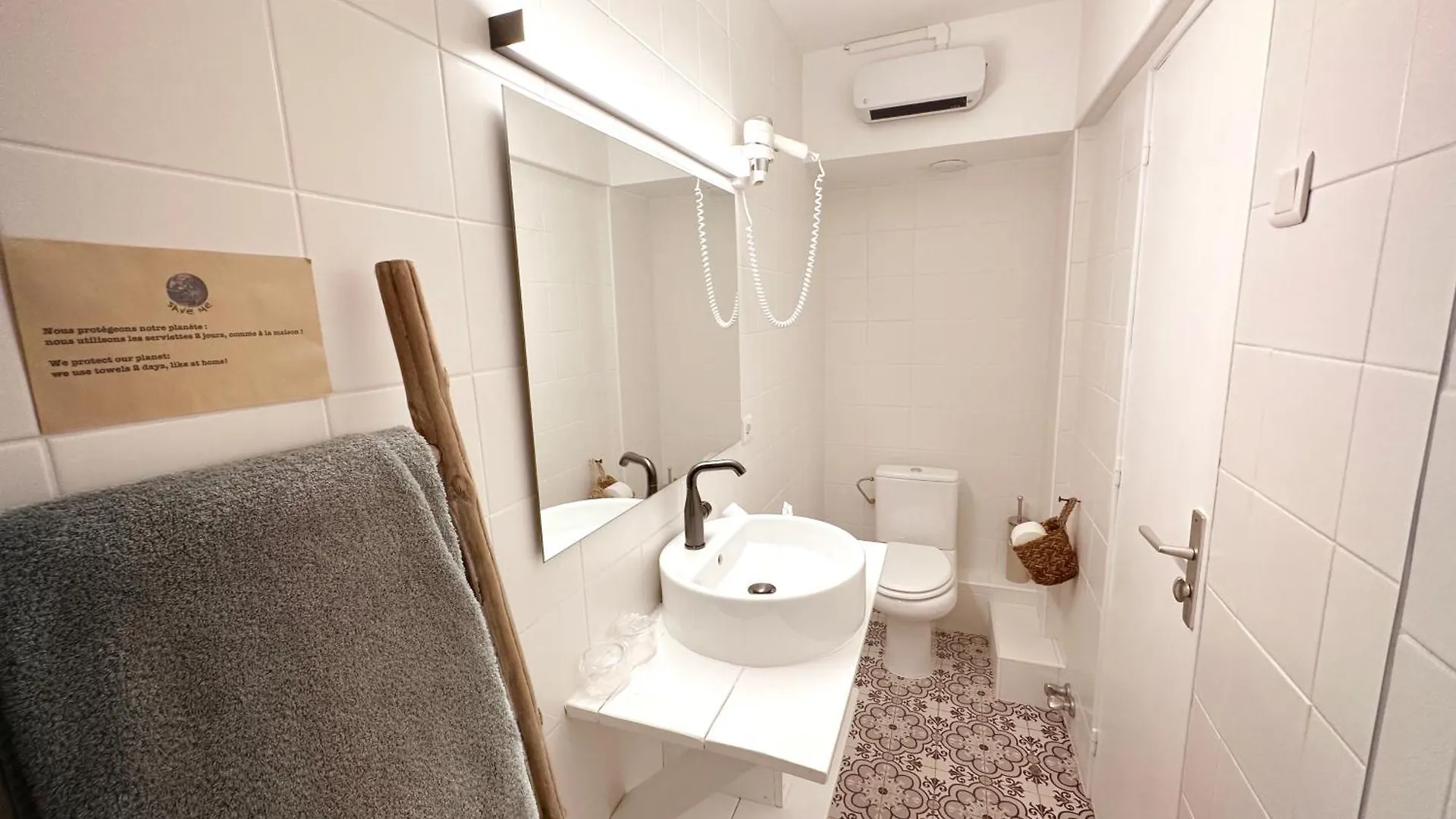 Blanc Sable Hotel Golfe-Juan 3*,  France